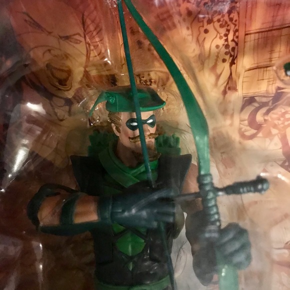 DC Universe Green Arrow Figurine Wave 9 Figure 7 - Picture 4 of 6